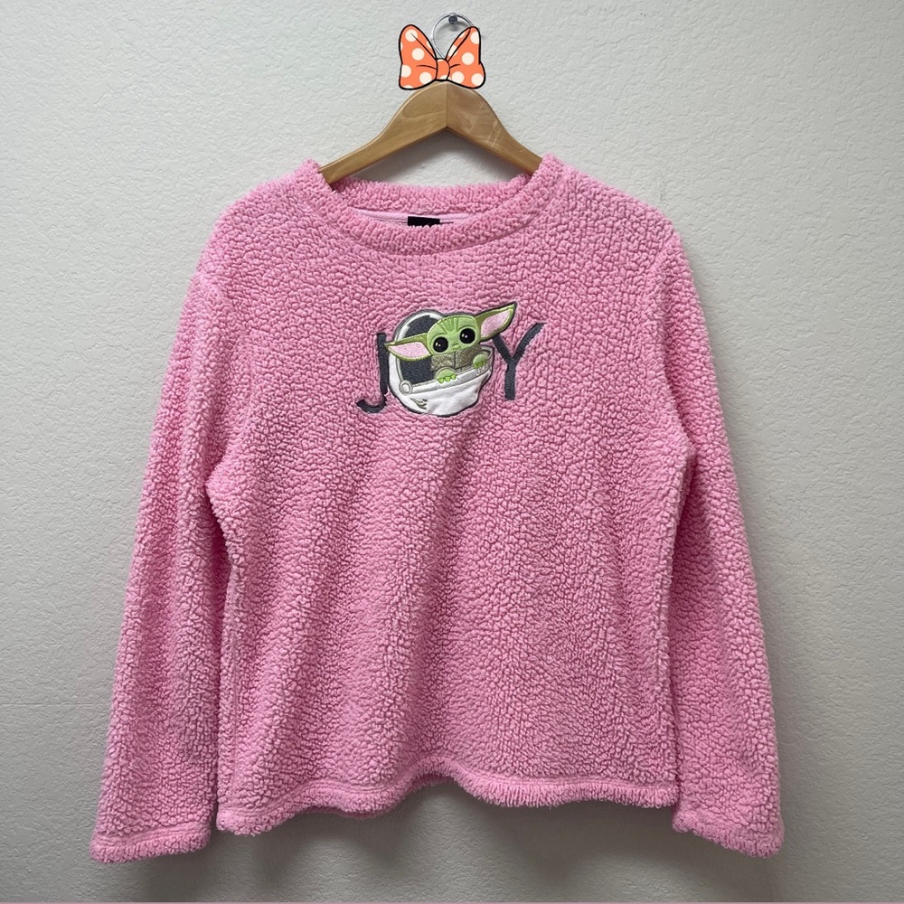 STAR WARS Pink Cozy Sherpa Grogu, “Baby Yoda” JOY Holiday Crewneck!❄️